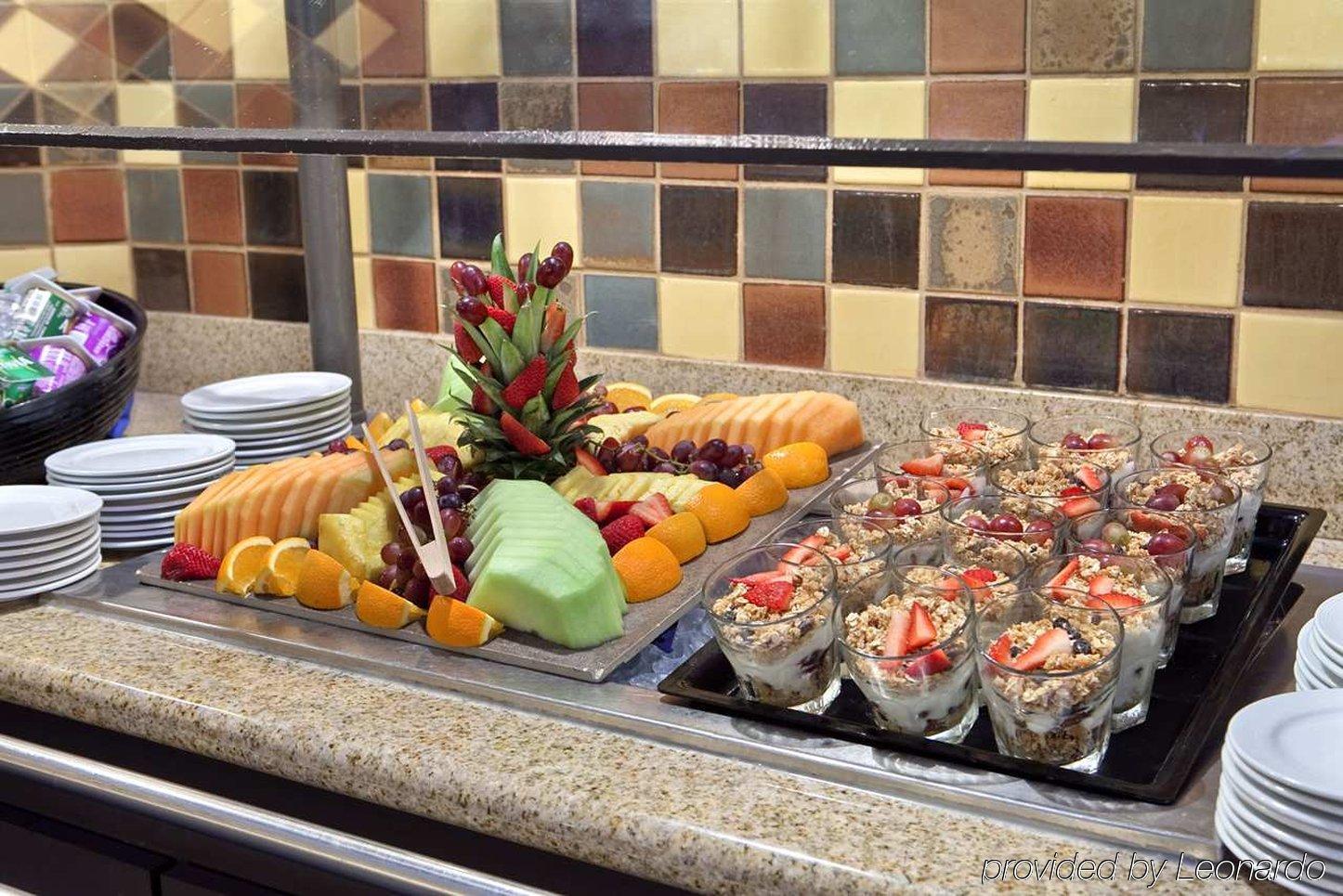 Embassy Suites By Hilton Columbus Restaurant foto
