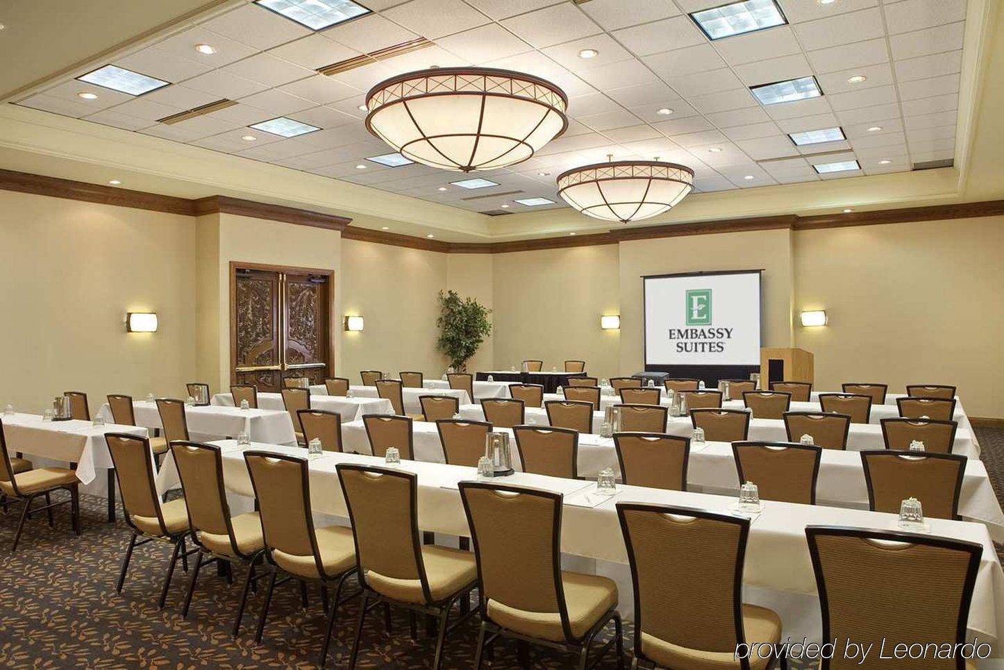 Embassy Suites By Hilton Columbus Afaceri foto